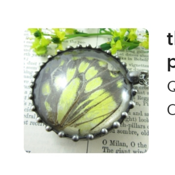 Butterfly Wing Glass Pendant - Picture 2 of 3